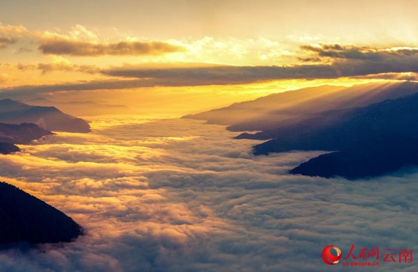 最可靠的证券公司 在冬日的大理 邂逅澜沧江上的云海日出